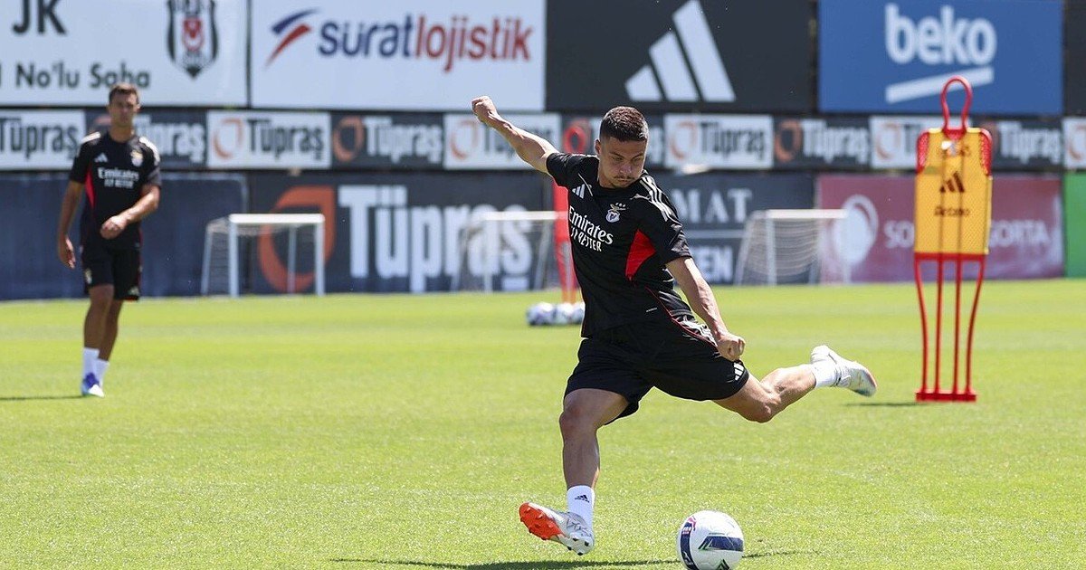 Benfica treina no centro de treinos do Besiktas antes de voltar a Portugal