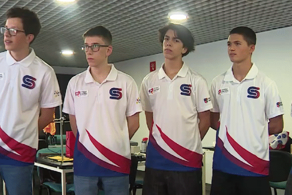Estudantes Portugueses Competem em Concursa Global de Engenharia com Stem Racing