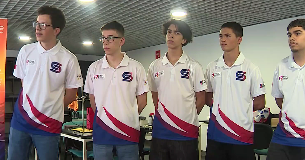 Estudantes Portugueses Competem em Concursa Global de Engenharia com Stem Racing