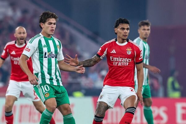 Benfica e Rio Ave em empate sem golos ao intervalo na Luz: Primeiro tempo com poucas oportunidades de golo Benfica e Rio Ave em empate sem golos ao intervalo na Luz: Primeiro tempo com poucas oportunidades de golo