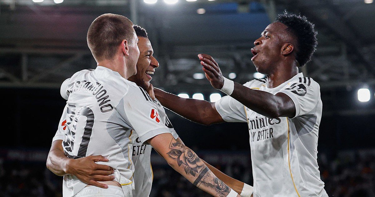 Mbappé e Vinícius decidem, Real Madrid mantém 100% de vitórias
