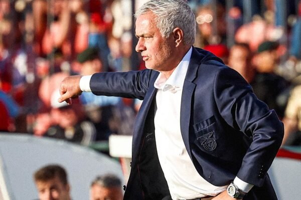 O Novo Futebol que Não Gosto: O Jogo e a Arbitragem O Novo Futebol que Não Gosto: O Jogo e a Arbitragem