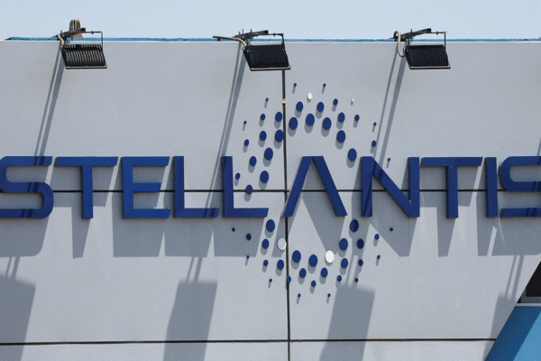 Stellantis Confirma Fuga de Informações de Clientes por Grupo de Hackers Stellantis Confirma Fuga de Informações de Clientes por Grupo de Hackers