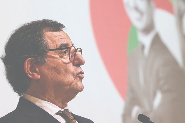 Ministro da Economia: Empresas Não Competitivas Enfrentam a Falência