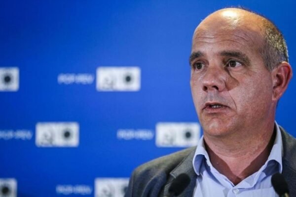 Subida do ‘rating’ contrasta com a vida difícil dos portugueses, segundo Paulo Raimundo Subida do 'rating' contrasta com a vida difícil dos portugueses, segundo Paulo Raimundo