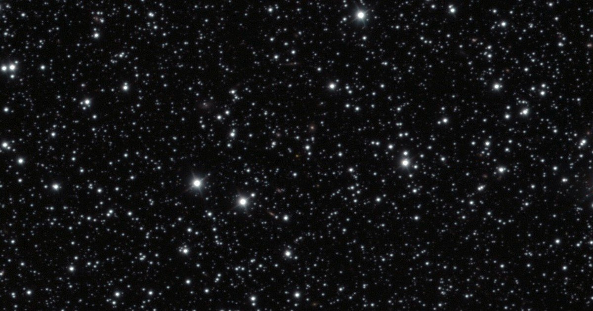 Astrônomos Intrigados por Explosão Cósmica Inédita com Possível Origem Extragaláctica