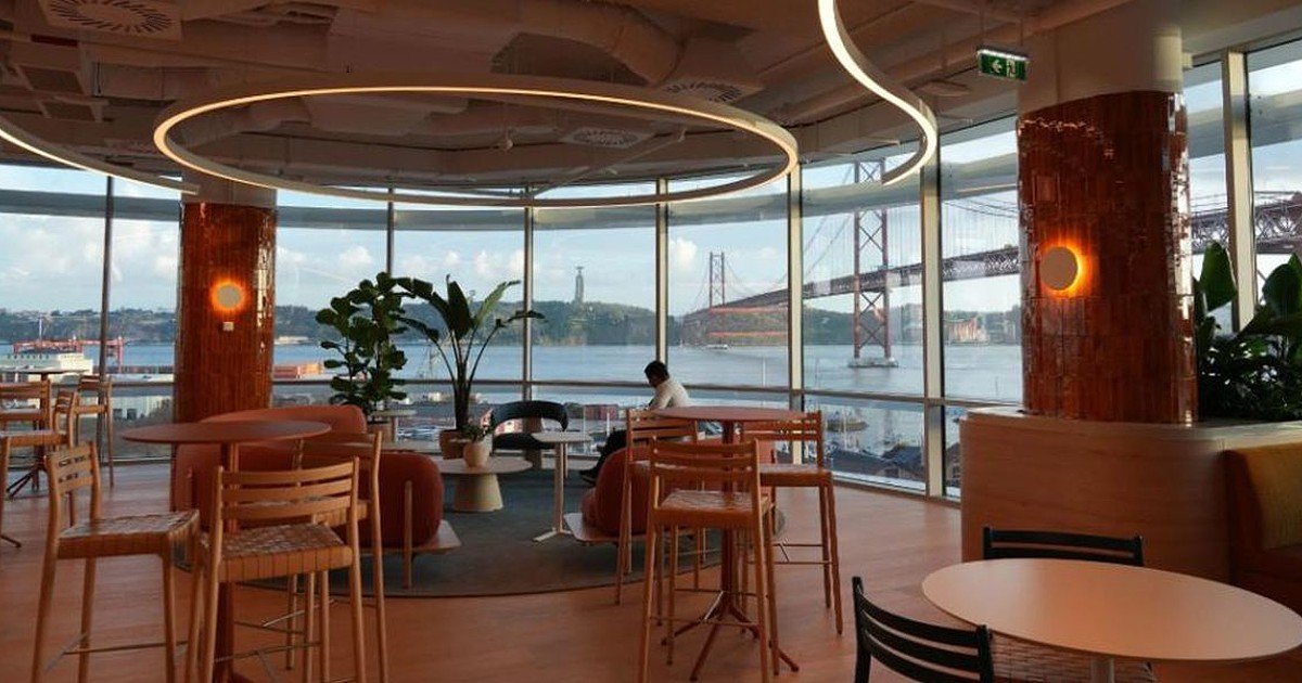 Cloudflare abre mais de 1000 estágios e compartilha espaço com startups em Portugal