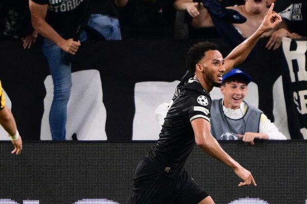 Juventus e Dortmund: Um Espetáculo Inesquecível em Turim Juventus e Dortmund: Um Espetáculo Inesquecível em Turim
