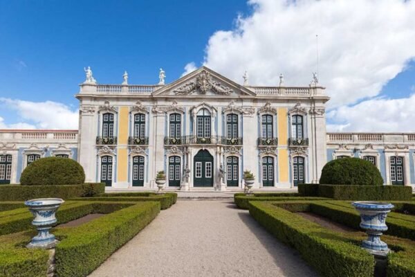 Nos Bastidores do Palácio Nacional de Queluz: Uma Visita em Sintra Nos Bastidores do Palácio Nacional de Queluz: Uma Visita em Sintra