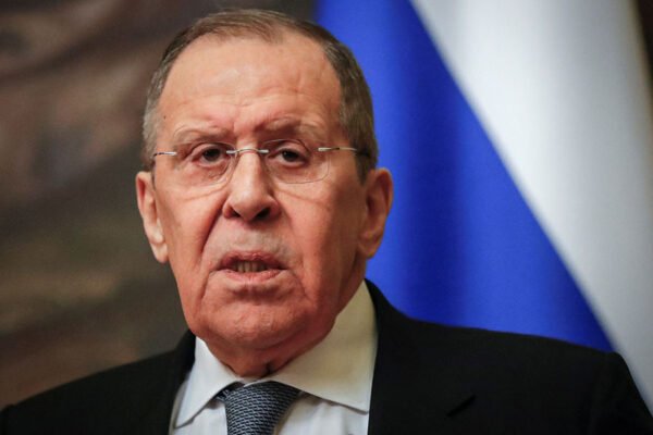 Rússia nega intenção de atacar a NATO, mas promete “resposta decisiva” a provocações Rússia nega intenção de atacar a NATO, mas promete "resposta decisiva" a agressões