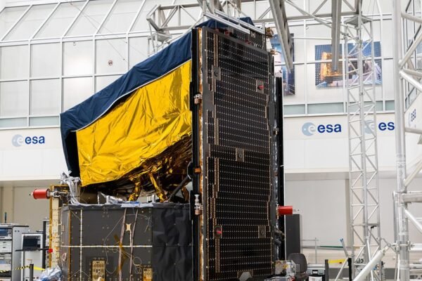 Caçador de Exoplanetas Pronto para os Testes Finais Antes da Missão Espacial Caçador de Exoplanetas Pronto para os Testes Finais Antes da Missão Espacial