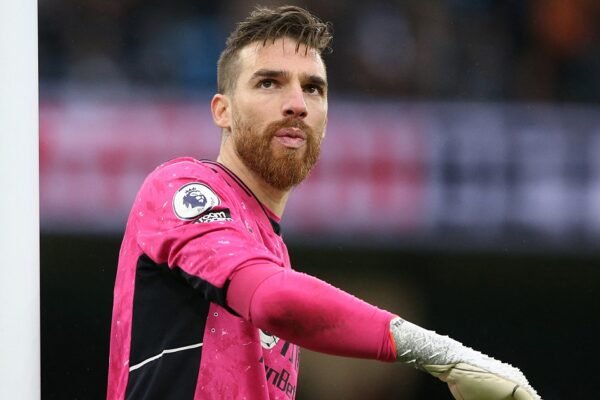 José Sá em Conflito com Adeptos do Wolverhampton: 'Não Estamos a Jogar uma M...'