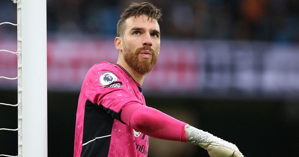 José Sá em Conflito com Adeptos do Wolverhampton: 'Não Estamos a Jogar uma M...'