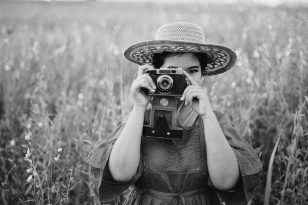 Recrie o charme da fotografia vintage com Vintify: experimente nossos filtros e efeitos! Recrie o charme da fotografia vintage com Vintify: experimente nossos filtros e efeitos!