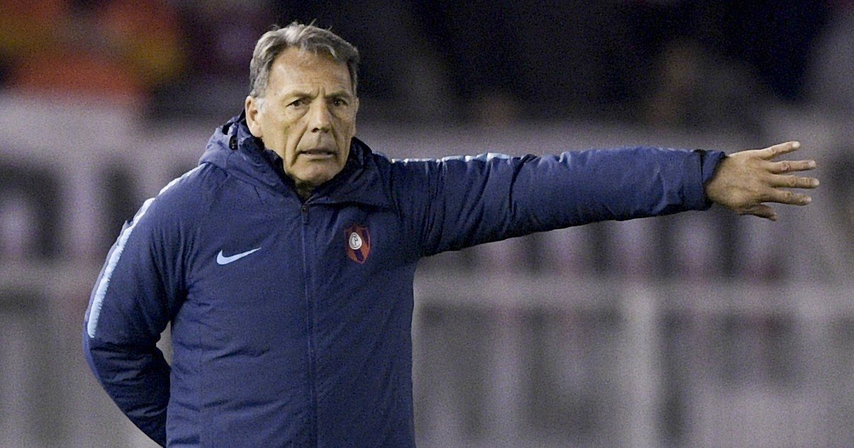 Treinador do Boca Juniors Enfrenta Luta pela Vida em Situacao "Delicada