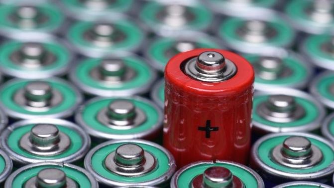Portugal lança novo modelo de reciclagem para baterias usadas importadas da China