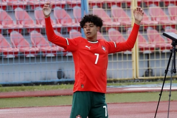 Cristianinho entre os convocados da Seleção Sub-16 de Portugal Cristianinho entre os convocados da Seleção Sub-16 de Portugal