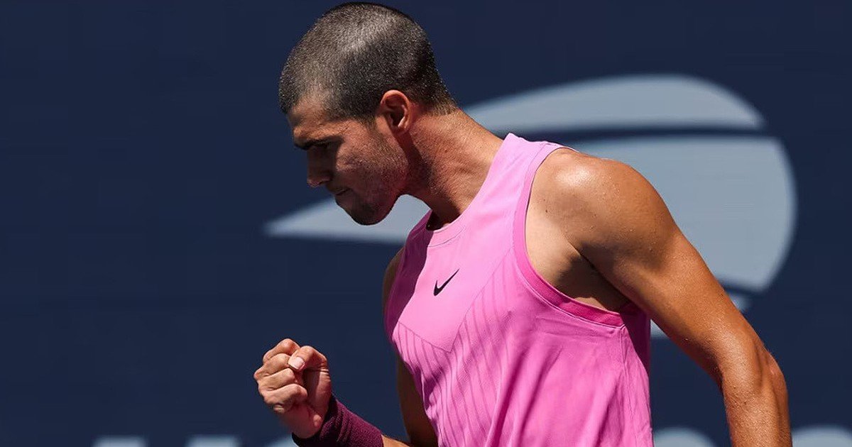 Alcaraz Conquista ATP 500 de Tóquio: Oito Títulos na Temporada