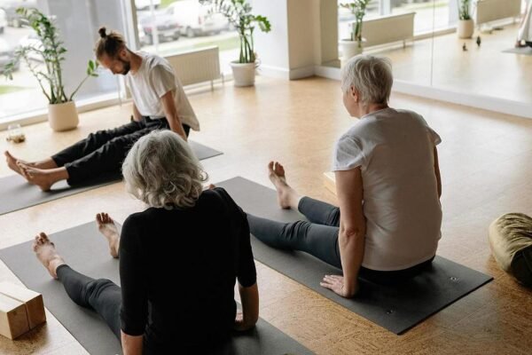 Corpo em Movimento, Mente em Equilíbrio: O Poder do Esporte Após os 40 Corpo em Movimento, Mente em Equilíbrio: O Poder do Esporte Após os 40