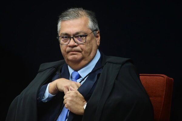 Oposição brasileira apresenta pedidos de impeachment contra os juízes do Supremo De Moraes e Dino Oposição brasileira apresenta pedidos de impeachment contra os juízes do Supremo De Moraes e Dino