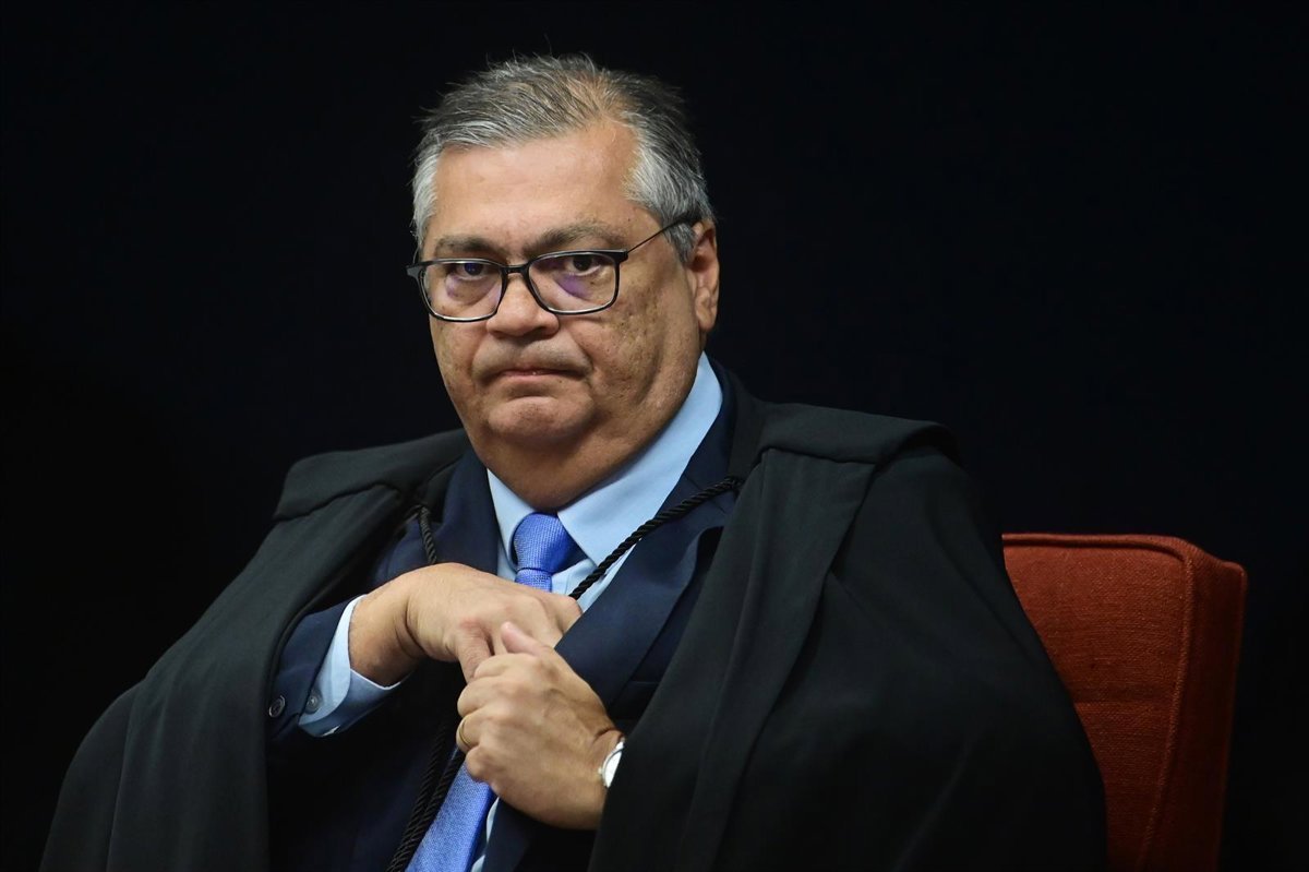 Oposição brasileira apresenta pedidos de impeachment contra os juízes do Supremo De Moraes e Dino