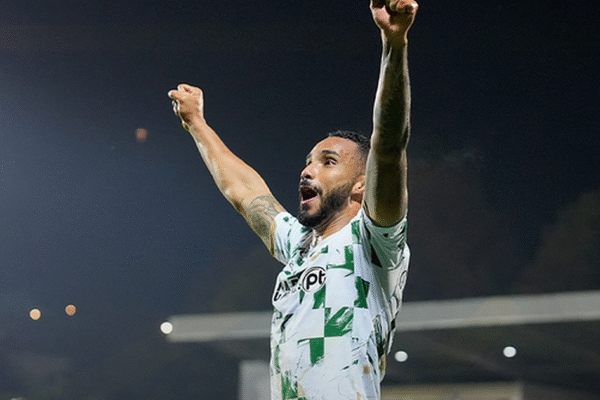 Moreirense vence em Arouca com dois gols de Schettine e retorna às vitórias