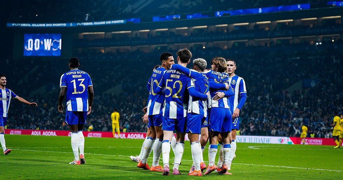 FC Porto 3-0 Sintrense: Mora Mágico em um Dragão Alérgico a Surpresas