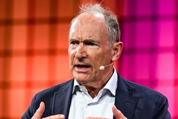 A Humanidade em Primeiro Lugar: A Crítica à Corrida Cega na IA