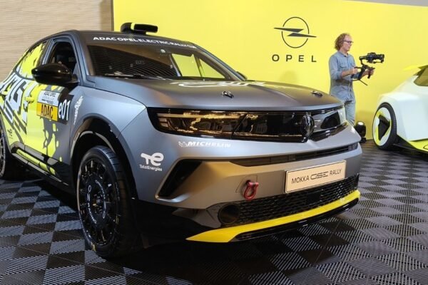 Opel Mokka GSE chega a Portugal com 281 cv e tecnologia de competição
