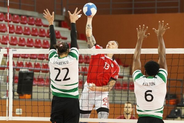Sporting vence Benfica na Luz em três sets no Campeonato Nacional de Voleibol
