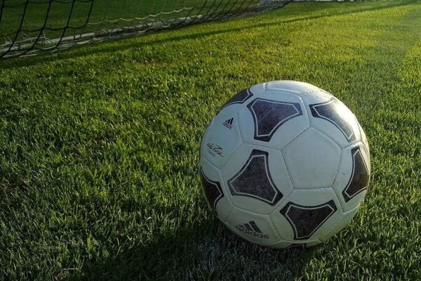 Jogo em Leiria adiado após roubo e incêndio do carro do árbitro