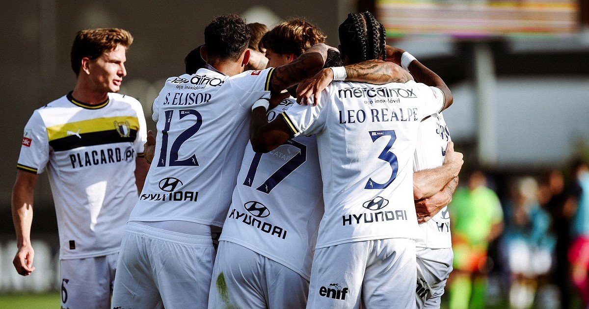 Famalicão elimina Estoril na Taça em confronto entre equipas da I Liga