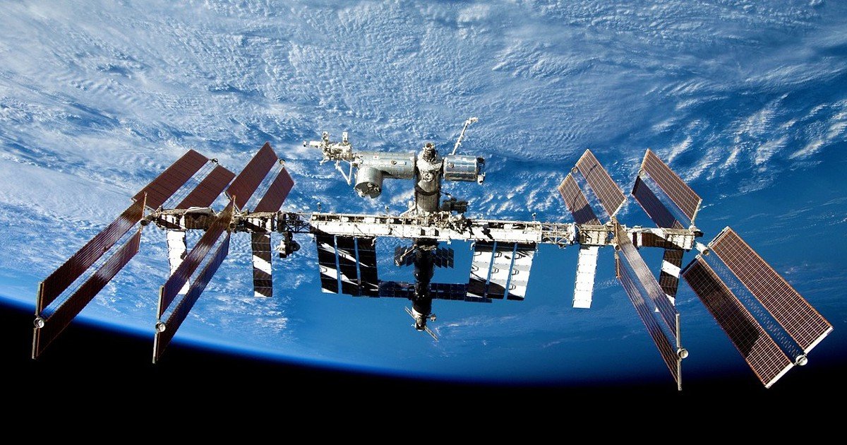 Adeus Coreografado: Rumo à Estação Espacial Internacional