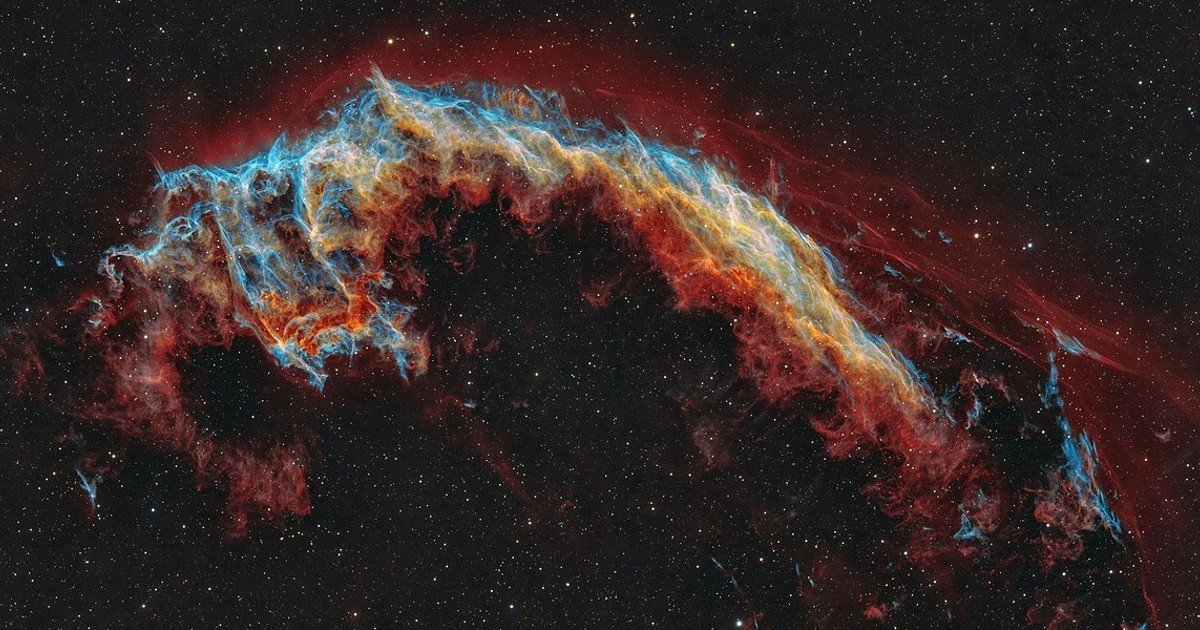 Visões Fantasmagóricas nas Paisagens Espaciais de Outubro