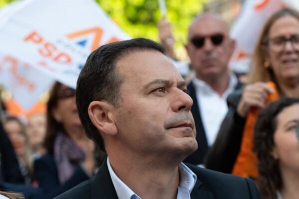 Milhares de pessoas saem às ruas em Lisboa contra as medidas laborais propostas pelo Governo