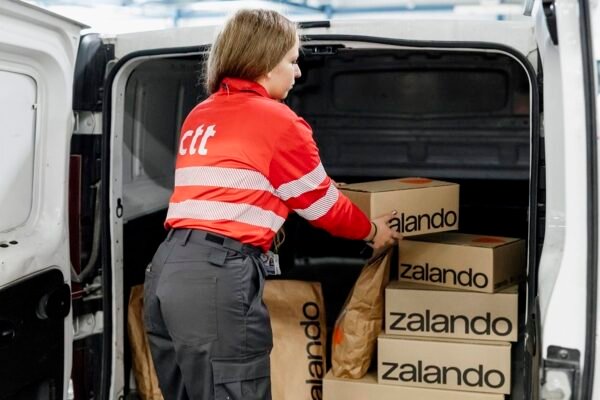 CTT se associa à Zalando para entrega de pedidos na Península Ibérica