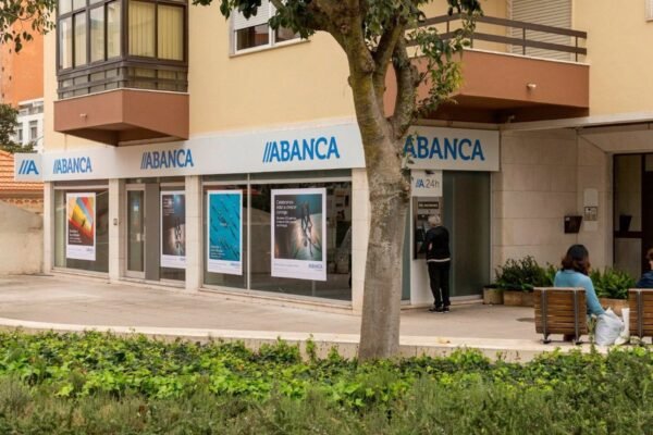 Abanca conclui a integração do EuroBic e reforça o seu posicionamento em Portugal.