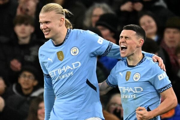 Manchester City retorna aos triunfos com vitória nos descontos