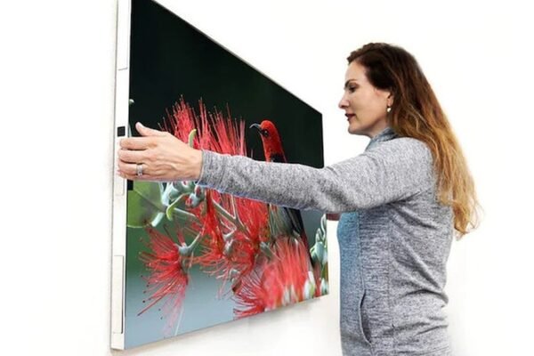 Primeira TV com IA nativa será revelada na CES: interação por gestos e alta personalização