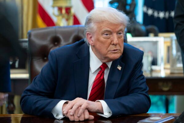 Trump descreve encontro entre enviados dos EUA e Putin como "muito bom"