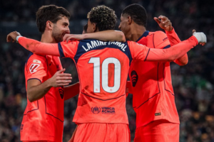 Barcelona apanha susto, mas vence Betis e continua líder na Espanha