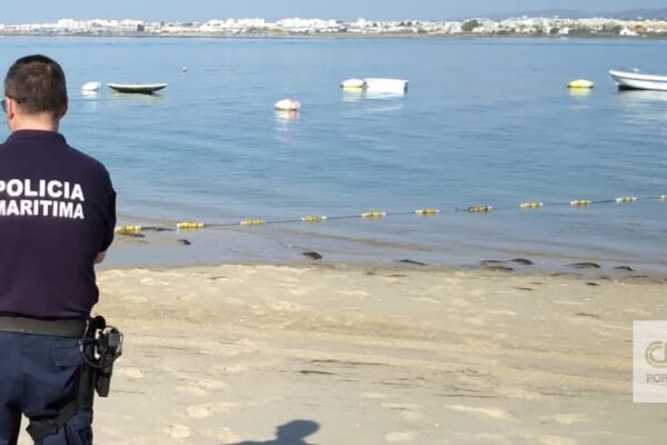 Homem resgatado após ser arrastado pela corrente em Esposende enquanto pilotava mota de água