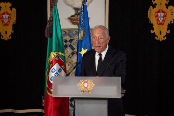 O presidente de Portugal veta disposições da lei de nacionalidade após declaração de inconstitucionalidade