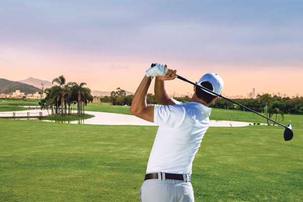 Golfistas perdem até 21 mil euros ao jogar contra adversários políticos