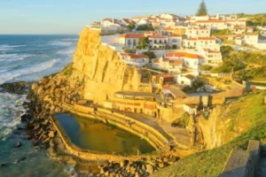 Sintra: Praia Grande e Praia das Azenhas do Mar interditas devido ao mau tempo
