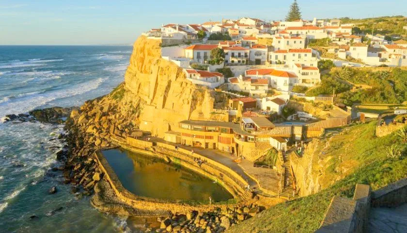 Sintra: Praia Grande e Praia das Azenhas do Mar interditas devido ao mau tempo