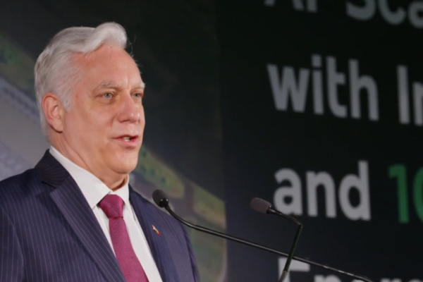 "Esqueçam o Ruído, Vamos Focar no Futuro", Afirma Diplomata Norte