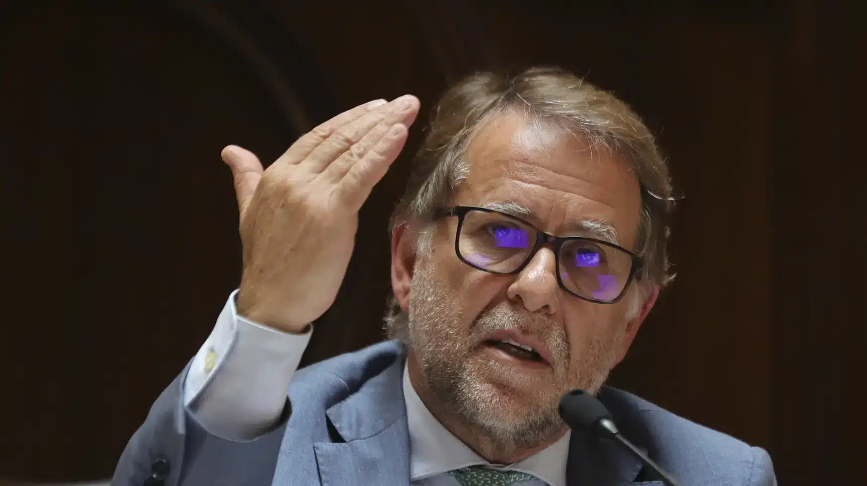 "Limpar terrenos atrásra! Verão terrível a caminho, alerta ministro"