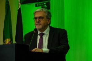 O "pomp and circumstance" do PM sobre o apoio energético desce como um balão de chumbo