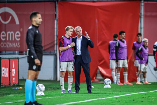 "Valores Mais Altos que os Atletas"